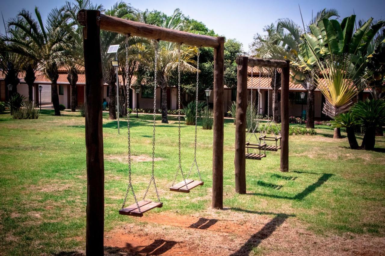 Villa De Holanda Parque Hotel Holambra Exterior photo